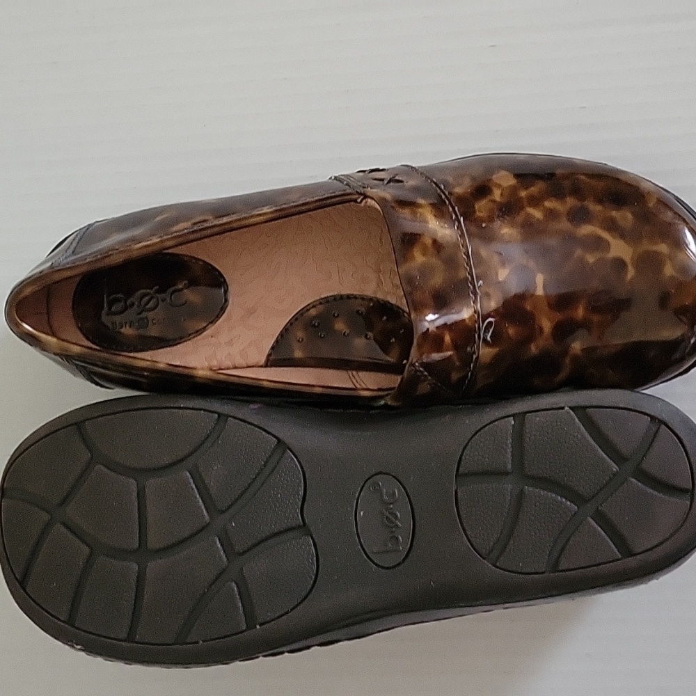 B.O.C. Born Concept Howell vegan patent leather slip-on clogs Tan/ Brown - Picture 3 of 4